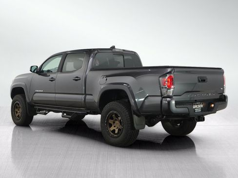 Used 2020 Toyota Tacoma TRD Sport AWD/4WD image 3