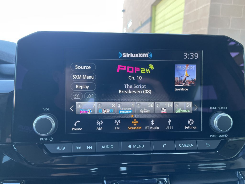 Used 2024 Nissan Pathfinder SV w/ Lighting Package (N92) FWD image 34