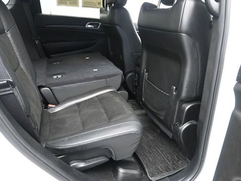 Used 2019 Jeep Grand Cherokee Altitude image 25