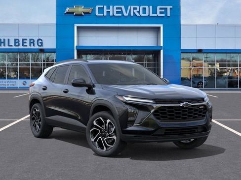 New 2026 Chevrolet Trax RS w/ Sunroof Package FWD image 7