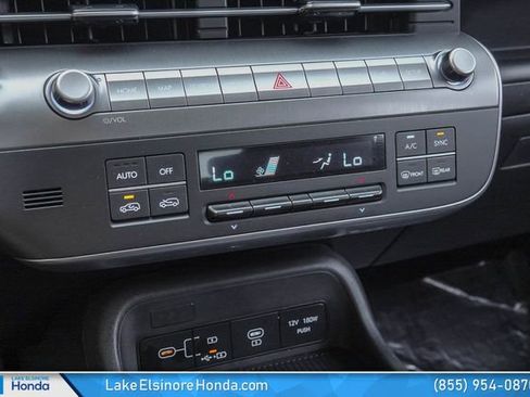 Used 2025 Hyundai Kona SEL FWD image 24