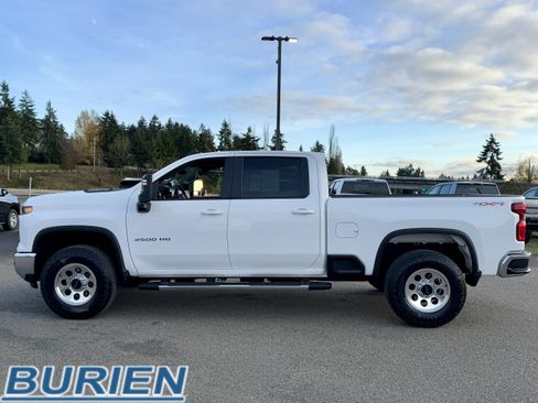 Used 2024 Chevrolet Silverado 2500 LT image 6