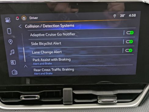 Used 2026 Chevrolet Equinox LT image 8