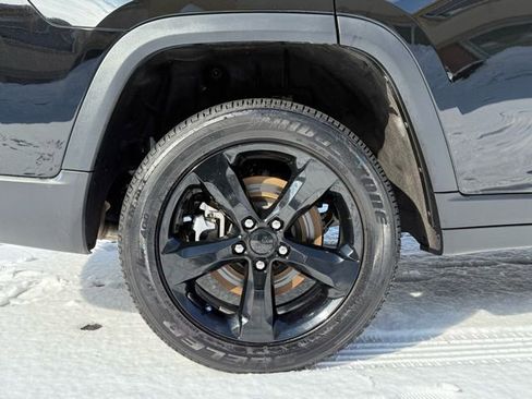 Certified 2024 Jeep Grand Cherokee L Altitude image 20