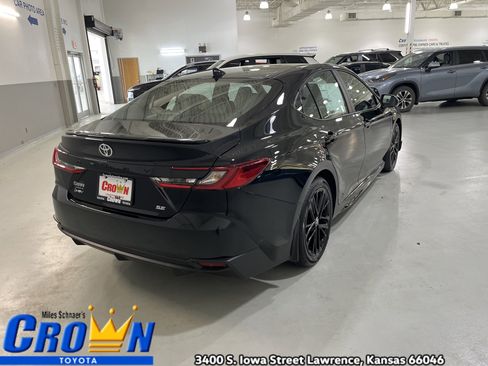 New 2026 Toyota Camry SE FWD image 9