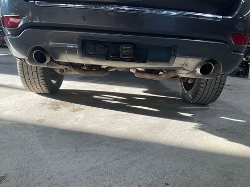 Used 2018 Jeep Grand Cherokee Overland w/ Jeep Active Safety Group image 30