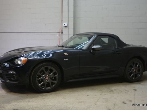 Used 2017 FIAT 124 Spider Abarth RWD image 28