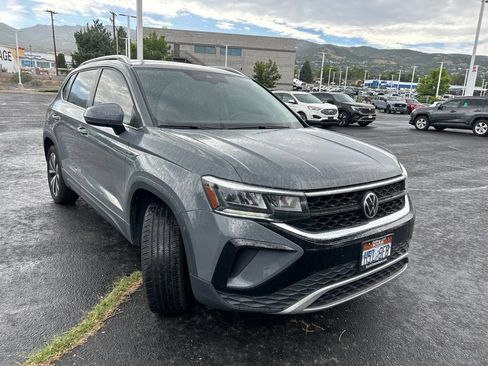 Used 2022 Volkswagen Taos SE w/ IQ.Drive SE Package AWD/4WD image 2