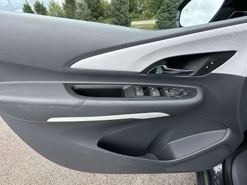 Used 2021 Chevrolet Bolt LT FWD image 17