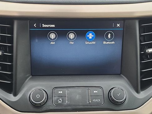 Used 2021 GMC Acadia Denali w/ Denali Technology Package image 28