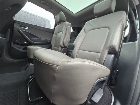 Used 2017 Hyundai Santa Fe Limited image 15