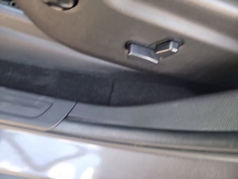 Used 2019 Jeep Grand Cherokee Laredo w/ 18" Wheel & 8.4" Radio Group image 17