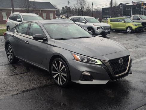 Used 2020 Nissan Altima 2.5 SR image 1