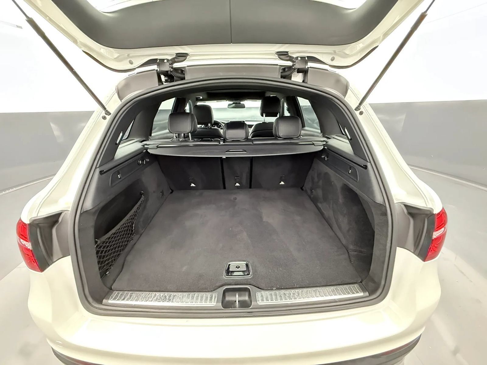 Used 2018 Mercedes-Benz GLC 300 4MATIC image 29