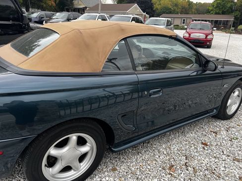 Used 1995 Ford Mustang GT image 2