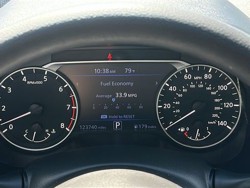 Used 2022 Nissan Altima 2.5 SV FWD image 18