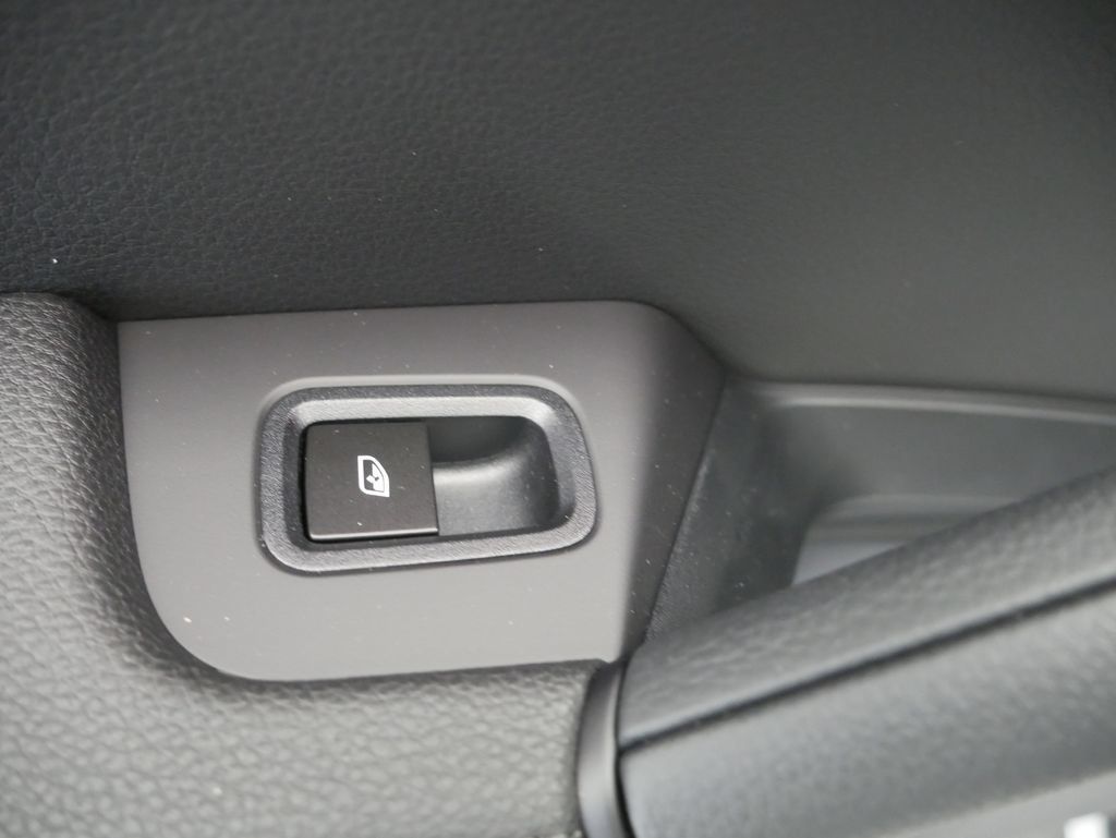 Certified 2026 Porsche Cayenne AWD/4WD image 22