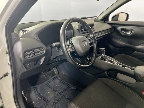 Used 2023 Honda HR-V Sport image 9