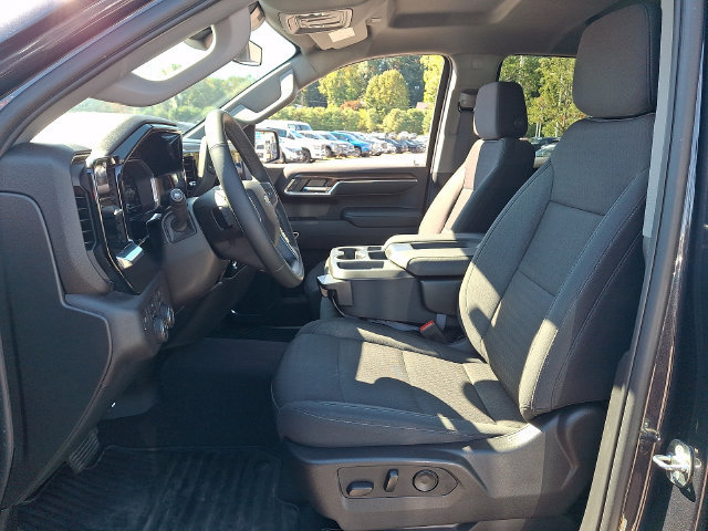 Used 2023 Chevrolet Silverado 1500 LT AWD/4WD image 2