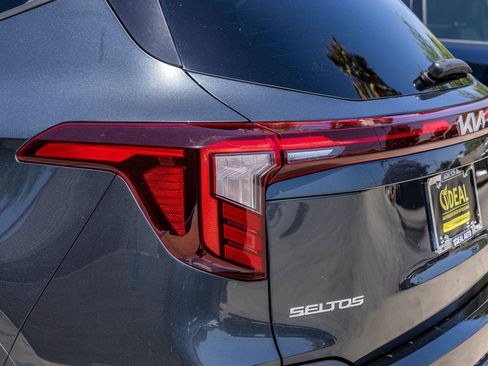 Used 2025 Kia Seltos S FWD image 13