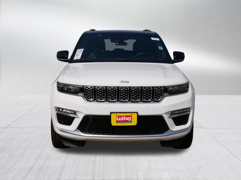 Used 2022 Jeep Grand Cherokee Summit w/ Advanced Protech Group IV AWD/4WD image 2