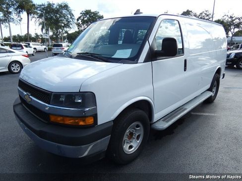 Used 2021 Chevrolet Express 2500 w/ Driver Convenience Package RWD image 3