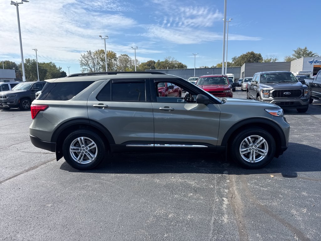 Used 2020 Ford Explorer XLT w/ Equipment Group 202A AWD/4WD image 6