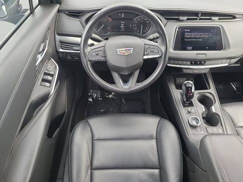 Used 2023 Cadillac XT4 Premium Luxury FWD image 18