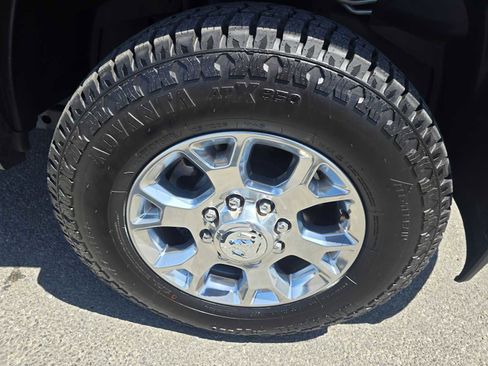 Used 2024 RAM 2500 Laramie AWD/4WD image 9