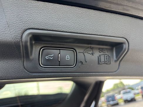 Used 2025 Ford Explorer ST-Line w/ ST-Line Street Pack AWD/4WD image 18