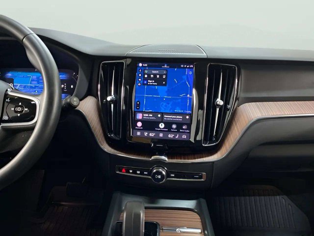 Used 2023 Volvo XC60 B5 Plus w/ Climate Package AWD/4WD image 16