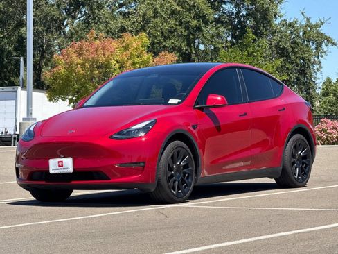 Used 2023 Tesla Model Y Long Range AWD/4WD image 8