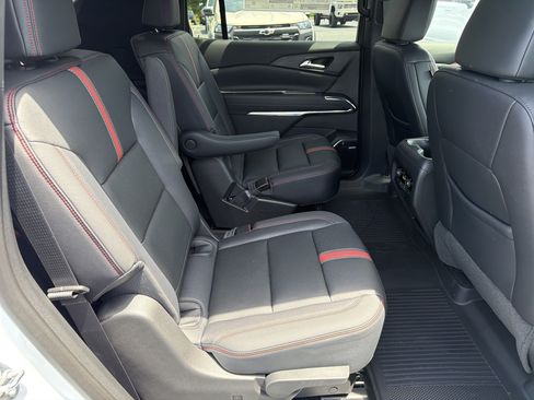 New 2026 Chevrolet Traverse RS w/ LPO, Floor Liner Package FWD image 15