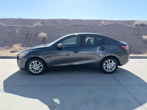 Used 2018 Toyota Yaris iA FWD image 5