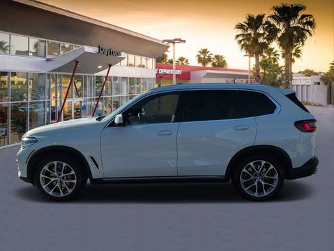Used 2022 BMW X5 sDrive40i w/ Premium Package RWD image 6