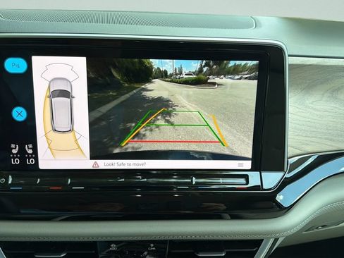 New 2026 Volkswagen Atlas SE FWD image 14