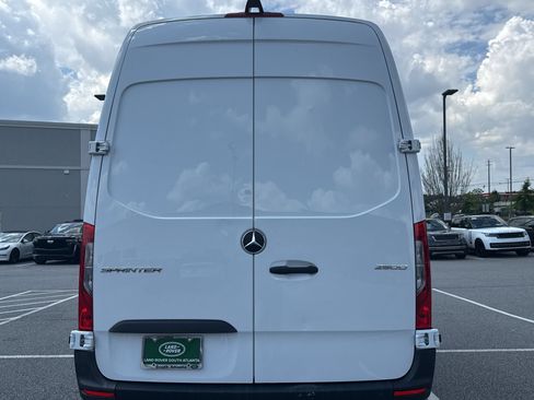 Used 2025 Mercedes-Benz Sprinter 2500 image 9