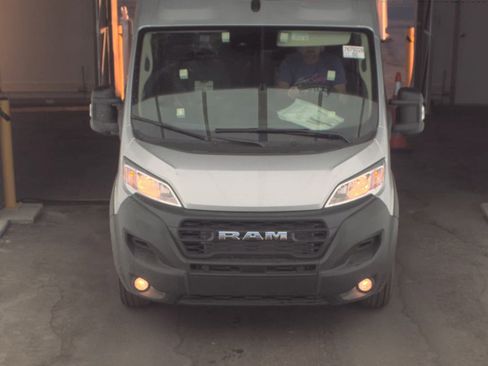 Used 2025 RAM ProMaster 3500 w/ Premium Convenience Group FWD image 3