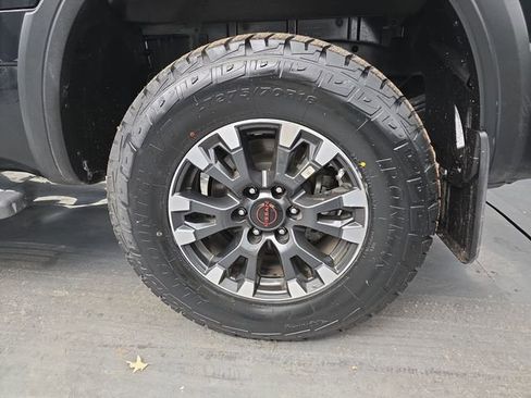 Used 2024 Nissan Titan PRO-4X w/ Pro-4x Convenience Package image 16