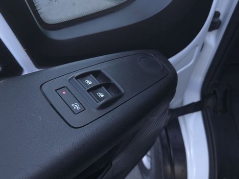 Used 2023 RAM ProMaster 2500 image 12