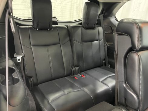 Used 2019 Nissan Pathfinder Platinum w/ Cargo Package image 32