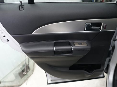 Used 2014 Lincoln MKX AWD w/ Equipment Group 102A image 37
