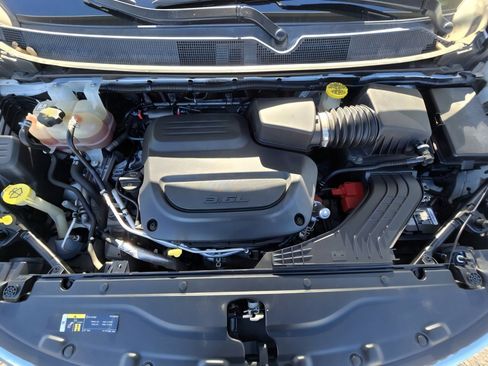 Used 2021 Chrysler Voyager Lxi image 23