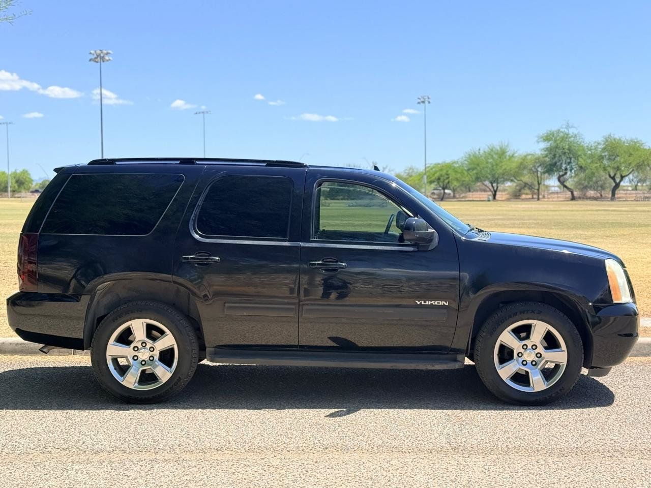 Used 2009 GMC Yukon SLE w/ Convenience Package RWD image 6