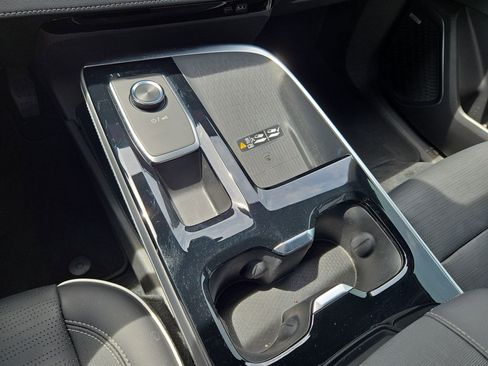 Used 2025 Buick Enclave Sport Touring image 22