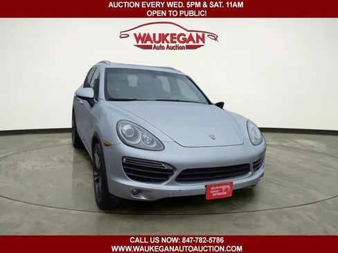Used 2011 Porsche Cayenne S AWD/4WD image 3