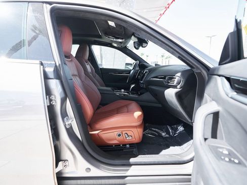 Used 2022 Maserati Levante Modena image 12