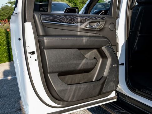 Used 2024 GMC Yukon XL Denali AWD/4WD image 57