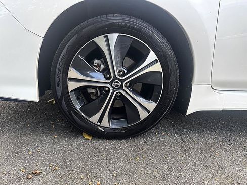 Used 2022 Nissan Leaf SL Plus FWD image 8