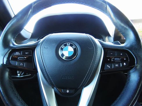 Used 2020 BMW 530i w/ Convenience Package image 21